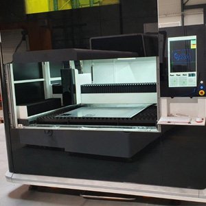 machine laser a plat